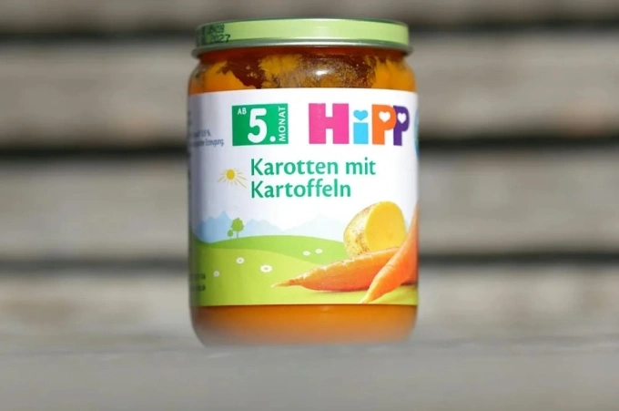Thuốc diệt chuột được phát hiện trong một mẫu thử của sản phẩm hũ ăn dặm vị cà rốt và khoai tây loại 190 gram. Ảnh: Tobias Steinmaurer/APA/dpa