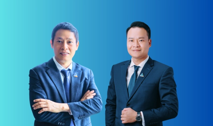 Ông Bùi Ngọc Đức (trái) và ông Nguyễn Trường Sơn. Ảnh: Phương Đông