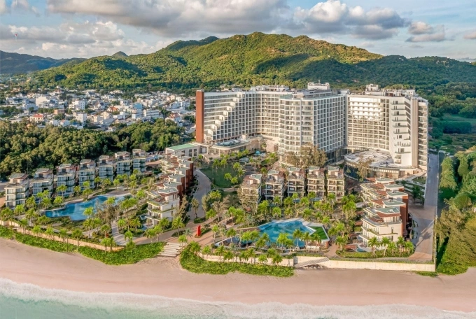 Khu nghỉ dưỡng Vienna House by Wyndham Charm Long Hai sẽ khai trương vào ngày 30/4. Ảnh: Charm Group