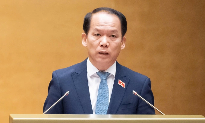 Bộ trưởng Bộ Tư pháp Hoàng Thanh Tùng trình dự thảo Luật Thủ đô sửa đổi chiều 8/9. Ảnh: Media Quốc hội