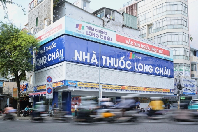 3-1776130474-7494-1776130901 Hệ thống nhà thuốc Long Châu - cầu nối giúp bệnh nhân Việt tiếp cận thuốc hiếm chính thống và an toàn. Ảnh: Long Châu