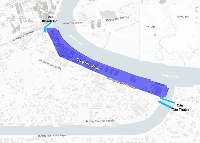 Khu đất cảng Nhà Rồng kéo dài từ cầu Khánh Hội đến cầu Tân Thuận. Đồ họa: Tâm Thảo