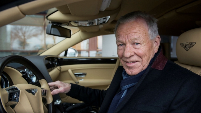 Triệu phú Anders Wiklöf lập kỷ lục mùa hè đắt đỏ khi vừa đi quá tốc độ, vừa vượt đèn đỏ và bị phạt theo thu nhập, tổng 6 tỷ đồng. Ảnh: Bonnier news