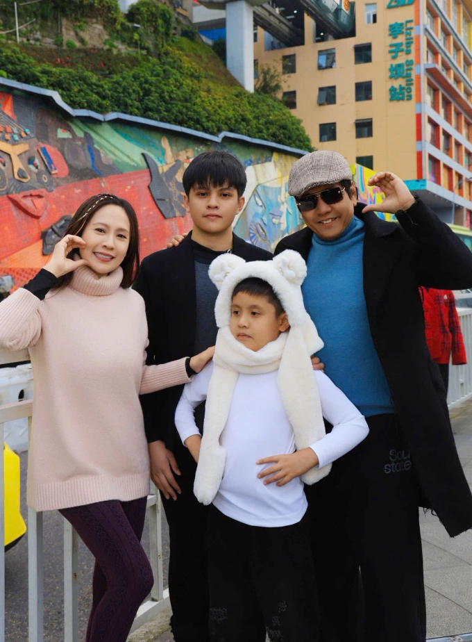 Gia đình Thanh Thúy - Đức Thịnh du lịch ở Trung Quốc hồi tháng 2. Nhân vật cung cấp