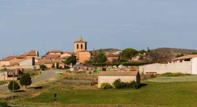 Ngôi làng 40 dân tuyển người đến ở miễn phí để thoát cảnh xóa sổ