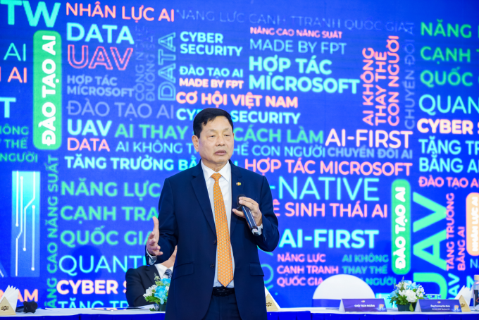 Ông Trương Gia Bình, Chủ tịch FPT phát biểu tại phiên họp thường niên ngày 16/4. Ảnh: FPT