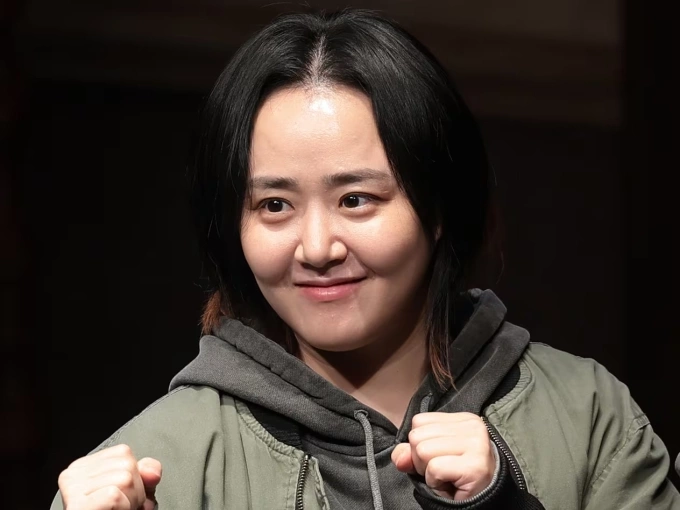 Moon Geun Young ở vở kịch Orphans. Ảnh: Chosun
