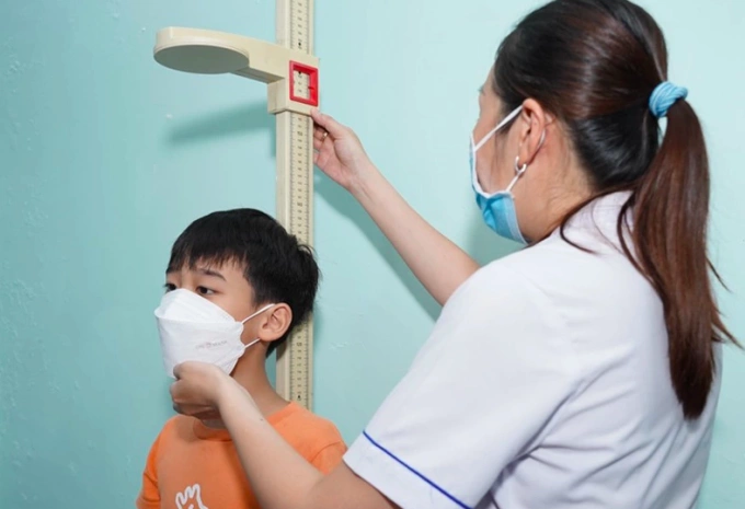 Nên đưa trẻ đi khám bác sĩ nếu có tốc độ tăng chiều cao chậm. Ảnh:Minh Thư