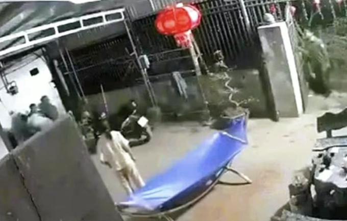 Hiện trường xảy ra án mạng. Ảnh cắt từ camera an ninh