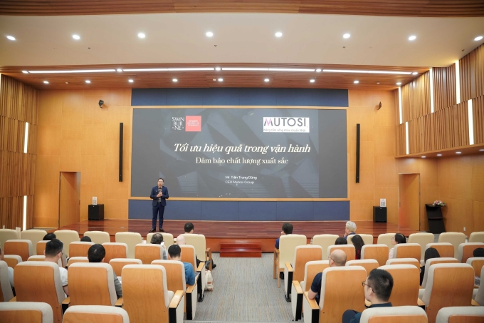 Ông Trần Trung Dũng - CEO Mutosi Group Vietnam bàn về giải pháp tối ưu hiệu quả kinh doanh. Ảnh: Swinburne Vietnam