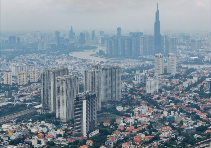 Bất động sản khu Đông TP HCM với các dự án cao tầng. Ảnh: Quỳnh Trần