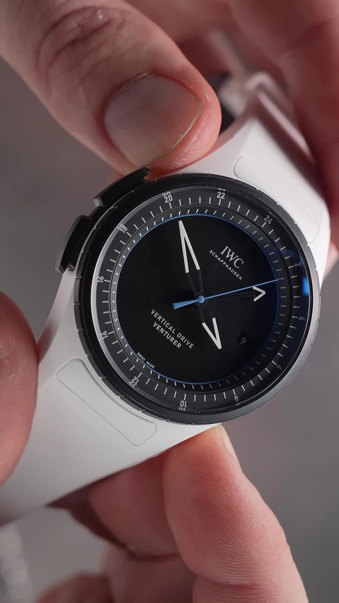 Đồng hồ Pilot’s Venturer Vertical Drive của IWC