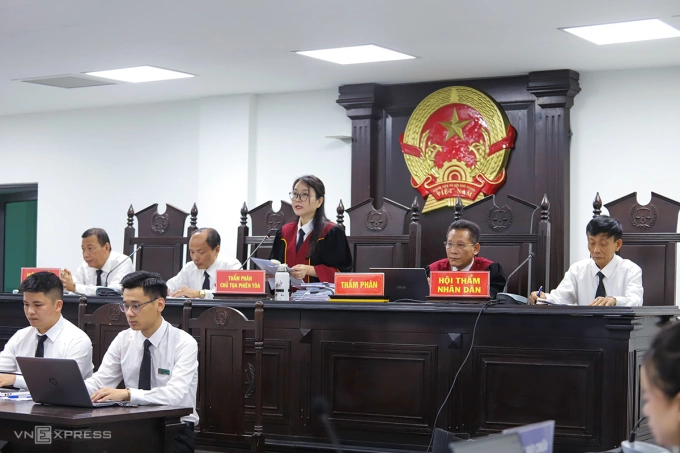 HĐXX tuyên án các bị cáo. Ảnh: Đức Hùng