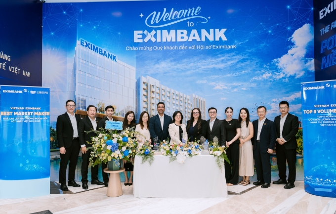 Đoàn lãnh đạo LSEG thăm và làm việc tại hội sở ngân hàng. Ảnh: Eximbank