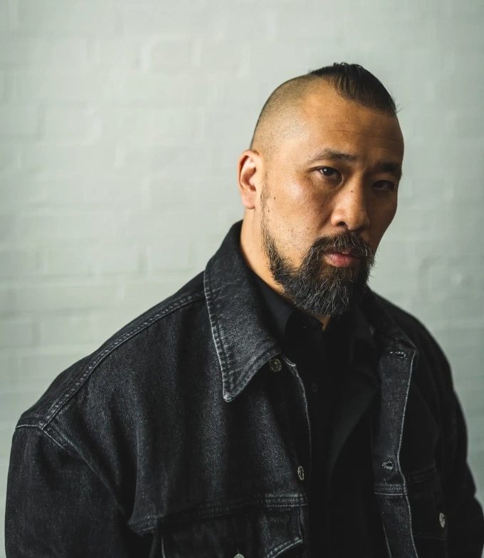 Nhà thiết kế Hùng La. Ảnh: Luudan