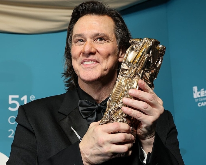 Diễn viên Jim Carrey tại lễ trao giải ở Pháp hôm 26/2. Ảnh: AP