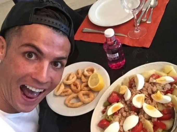 Một bữa ăn của Ronaldo. Ảnh: Instagram/Crisitiano