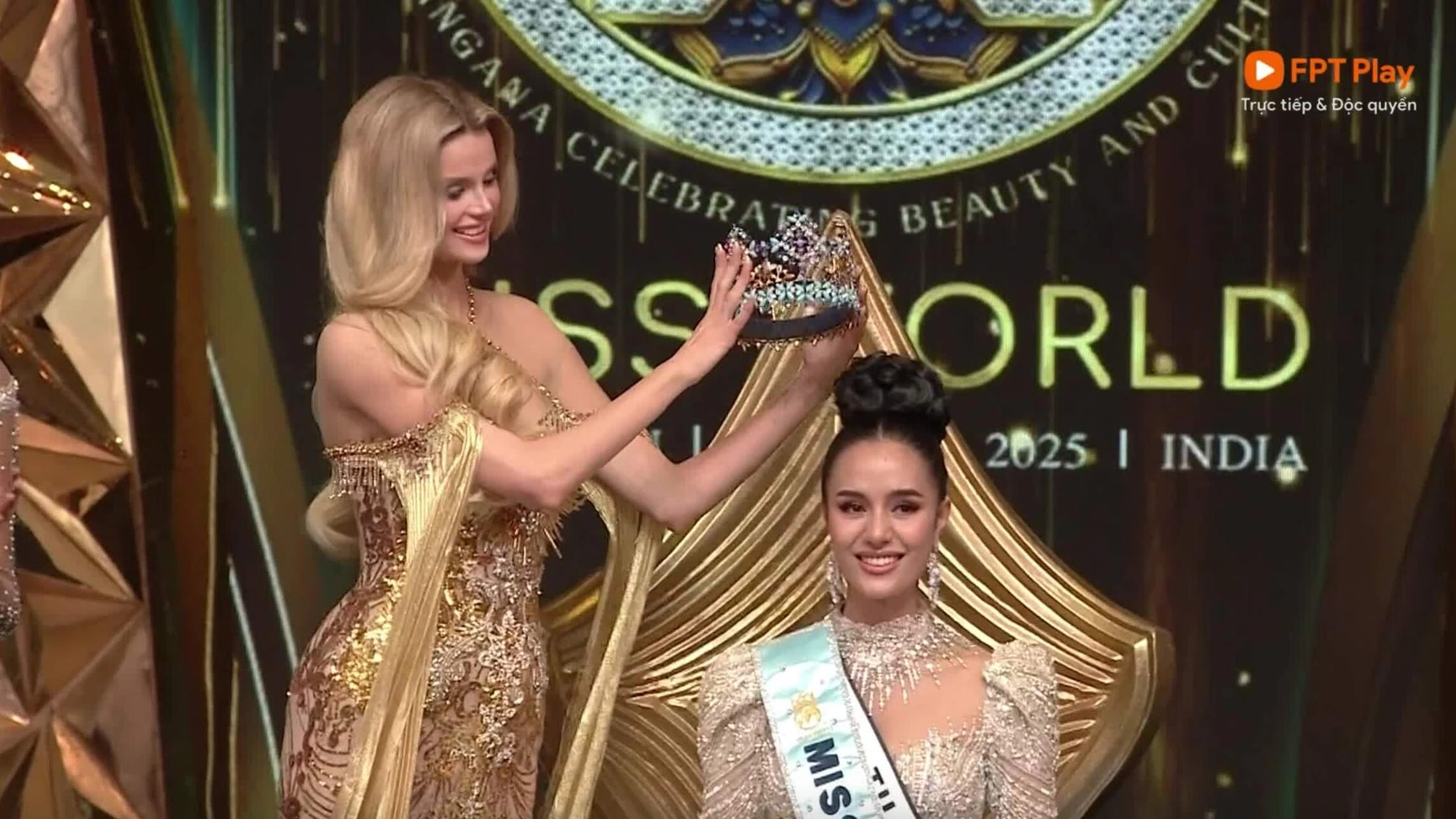 Khoảnh khắc đăng quang Miss World 2025 của người đẹp Thái Lan
