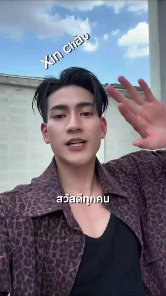 Lincoln Bùi chào fan Việt