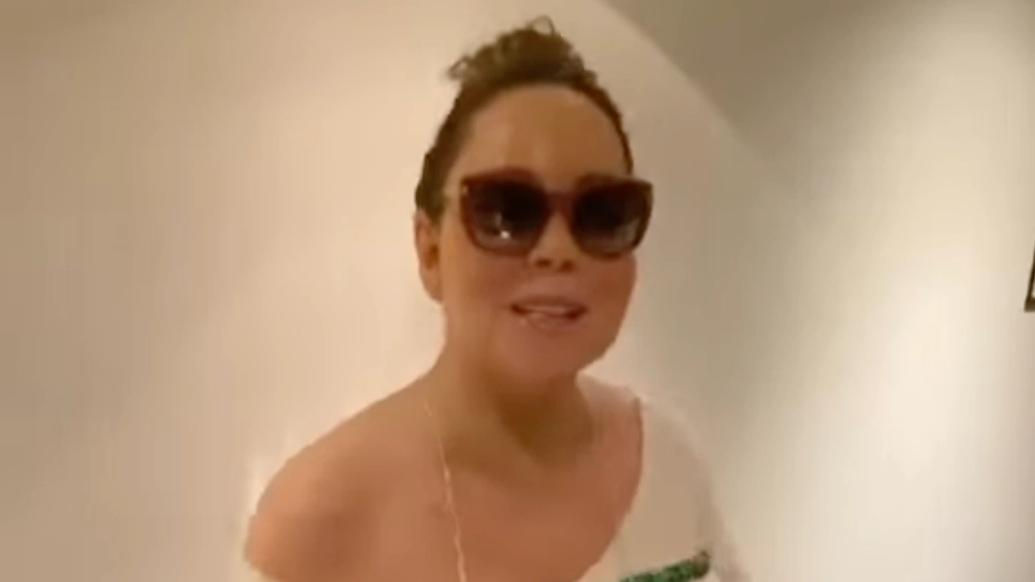 Mariah Carey chạy bộ trên máy tập