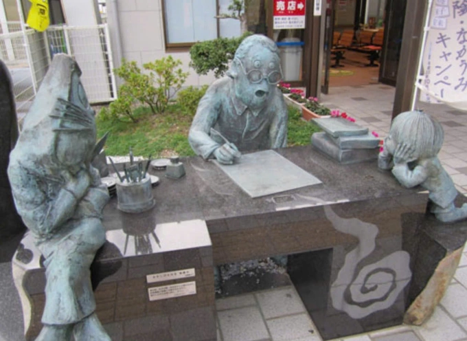 Những nhân vật manga ở một góc đường Sakaiminato. Ảnh: Yasu-notebook.