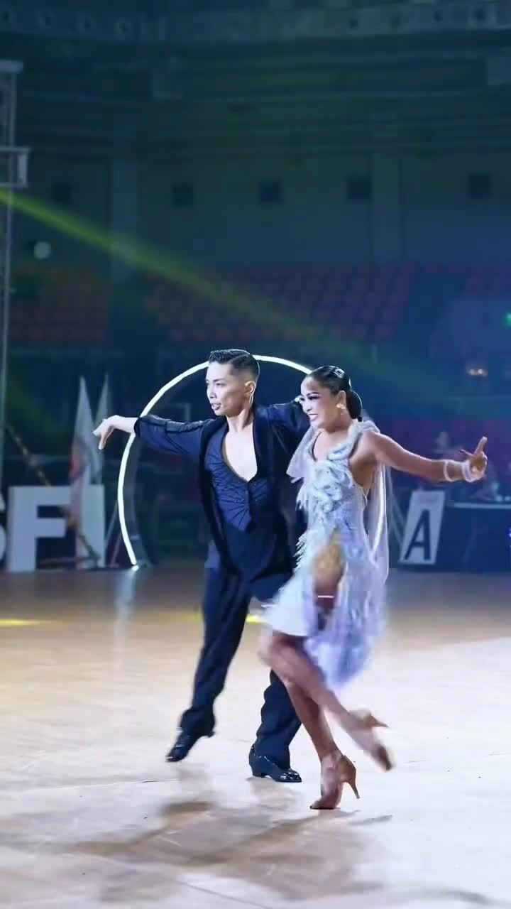 Phan Hiển, Thu Hương nhảy điệu samba tại giải vô địch Đông Nam Á 2026