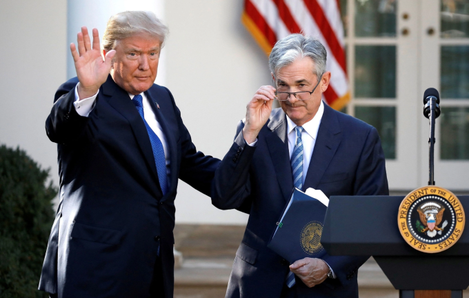 Tổng thống Mỹ Donald Trump và Chủ tịch Fed Jerome Powell năm 2017. Ảnh: Reuters
