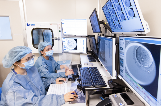 screenshot-at-1776048181-9115-1776049394 Hệ thống nuôi cấy phôi Time-lapse trang bị camera quan sát liên tục tích hợp AI. Ảnh: IVF Tâm Anh TP HCM