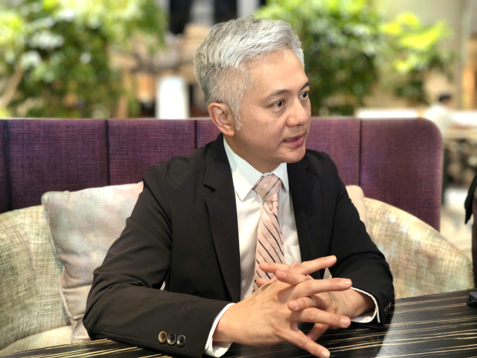 Bác sĩ Richard Quek giải thích về mô hình ung thư tại các nước Đông Nam Á. Ảnh: Mỹ Ý