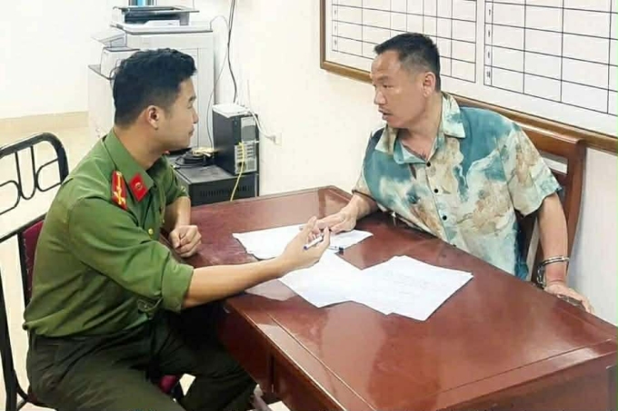 Yu HaiYang tại cơ quan công an. Ảnh: Công an cung cấp