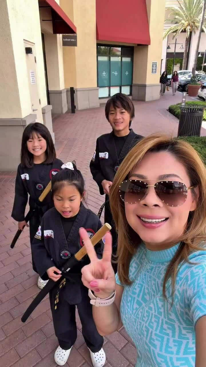 Thanh Thảo đưa đón con đi học mỗi ngày ở Mỹ