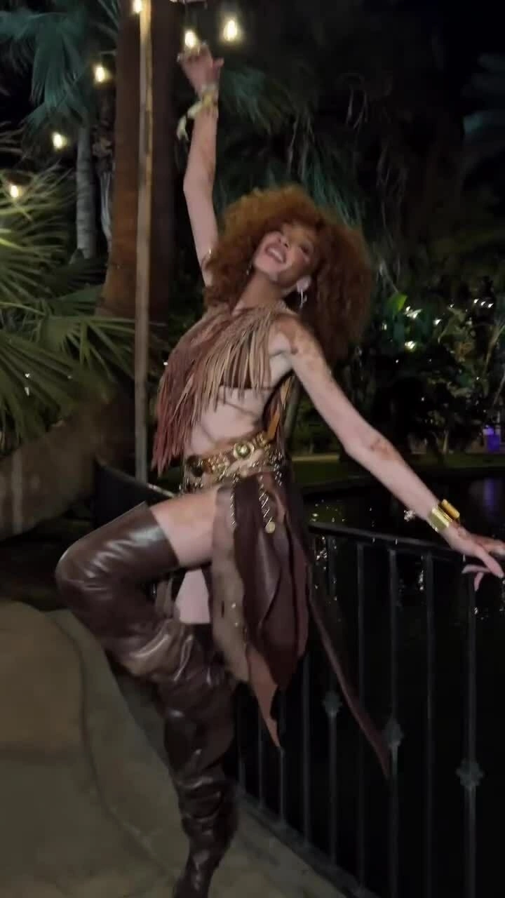 Winnie Harlow khoe vũ đạo ở Coachella 2026