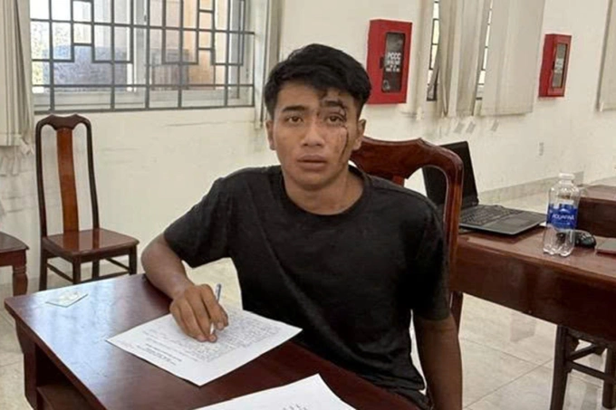 Y Gint tại cơ quan điều tra. Ảnh: Ngọc Oanh